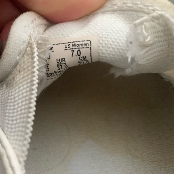 white slip on vans - Picture 3 of 3